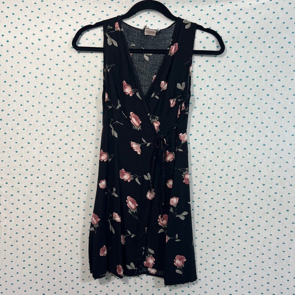 C.T. Studio Vintage 2000's Black & Pink Floral V-Neck Sleeveless Wrap Dress
